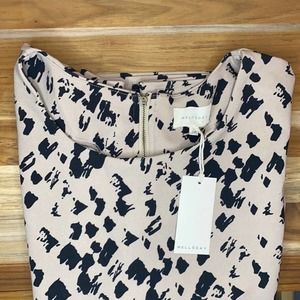 Mellóday Geometric Short Sleeve Back Zip Top Size Large